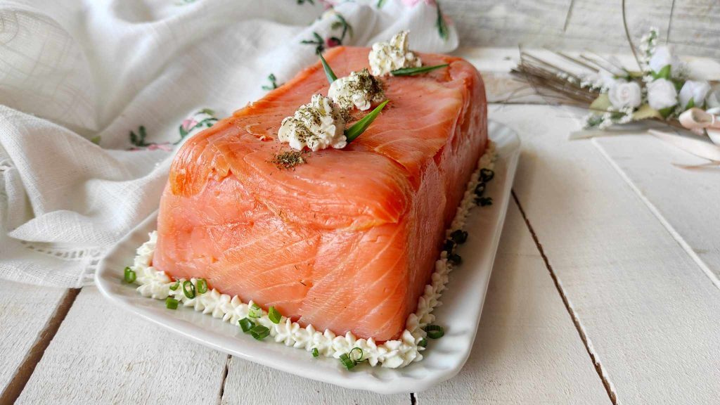Lachs- und Philadelphia-Rolle: eine raffinierte Vorspeise zu Ostern mit 3 Zutaten, die alle lieben