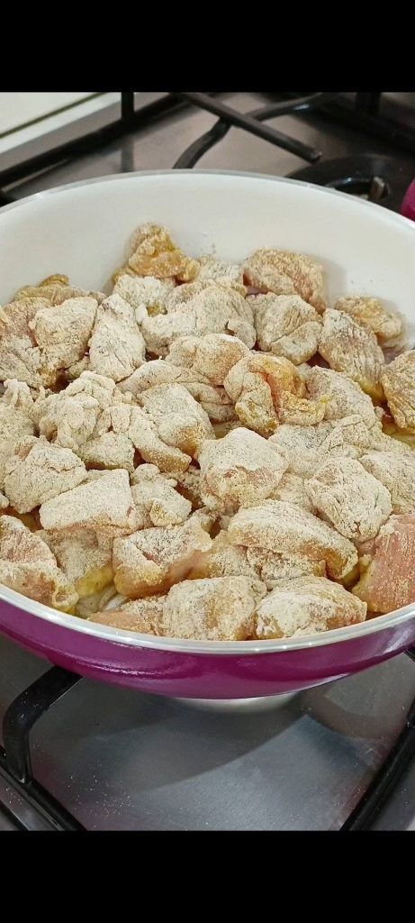Wir braten das Hähnchen an