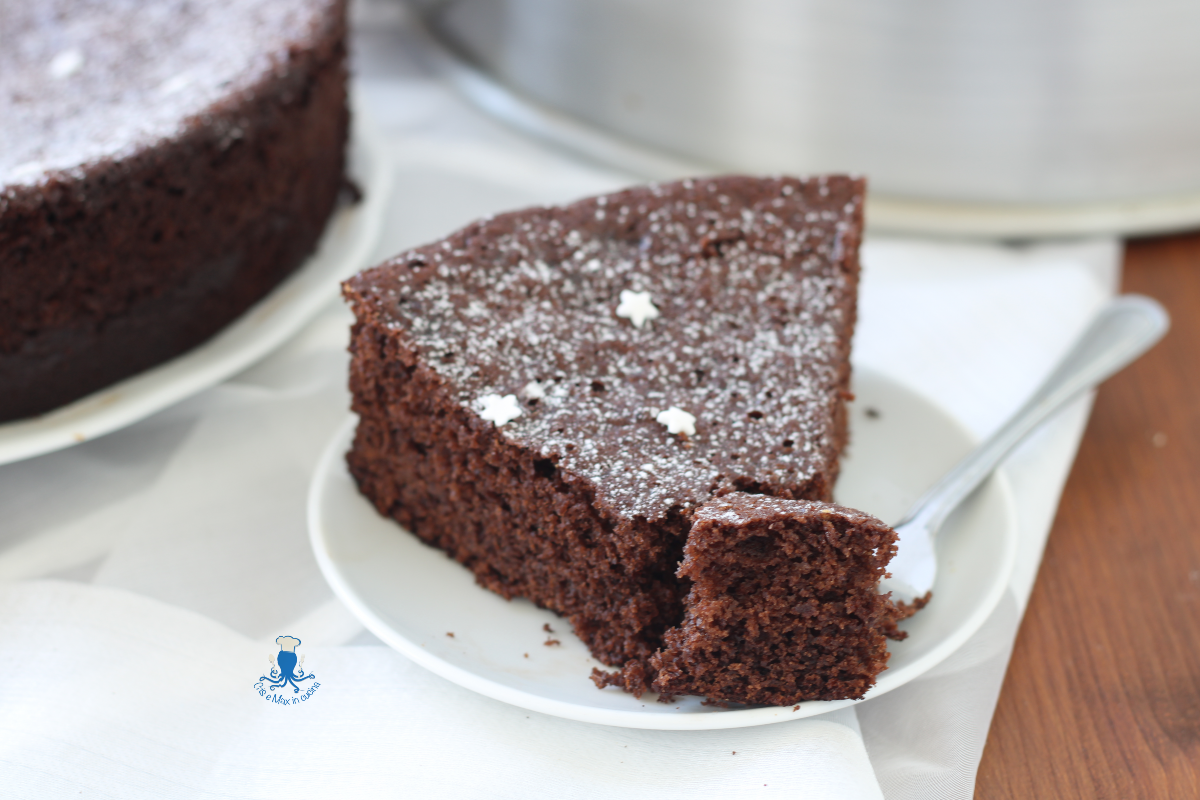 7-Gläser-Kuchen mit Kakao, gebacken im Estense-Ofen