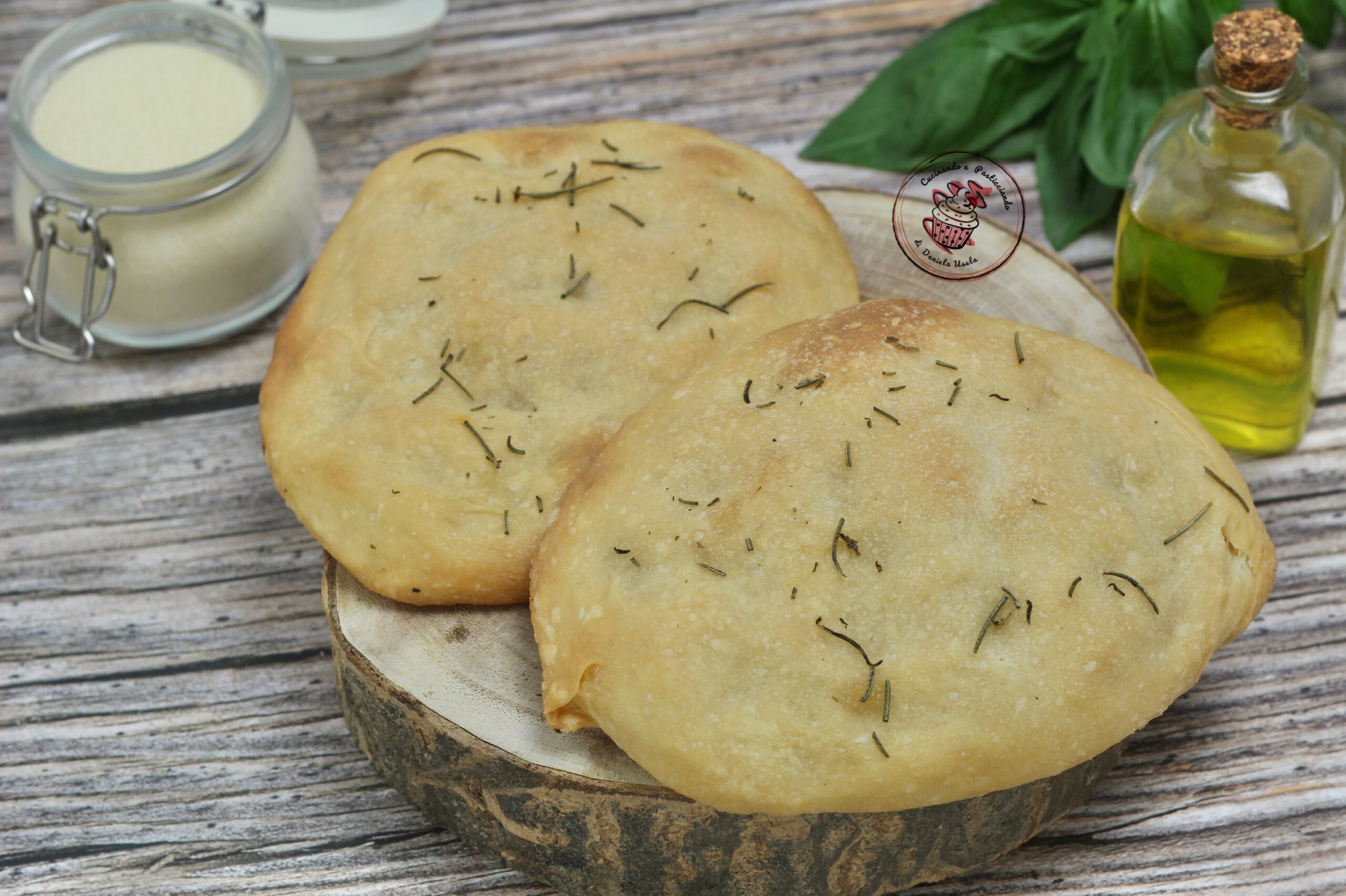 Salzige Fladenbrötchen mit Sauerteig