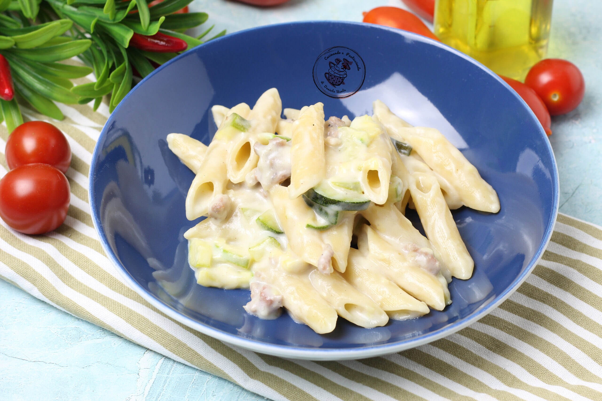 Cremige Pasta mit Zucchini und Wurst