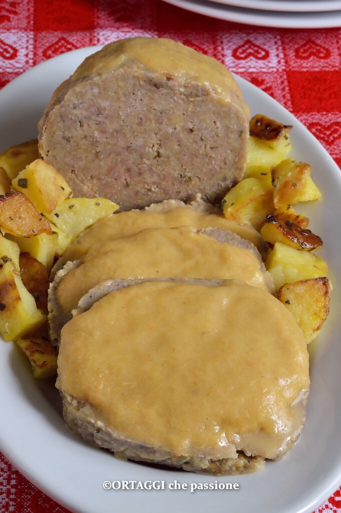 Hackbraten in der Pfanne EINFACH mit Gemüsesoße