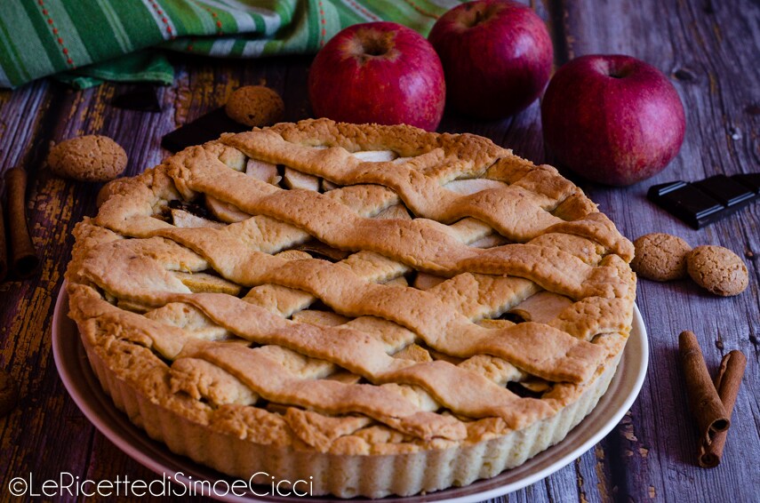 Apfel-Schokoladen-Amaretti-Torte