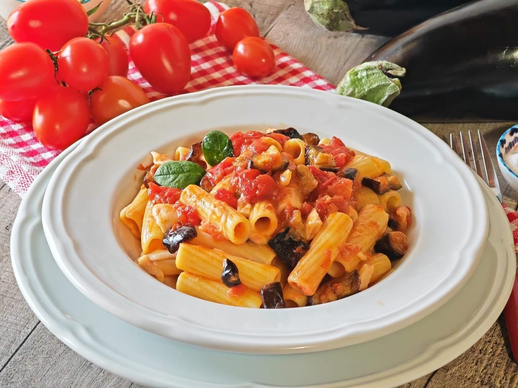 Pasta mit Auberginen und Scamorza