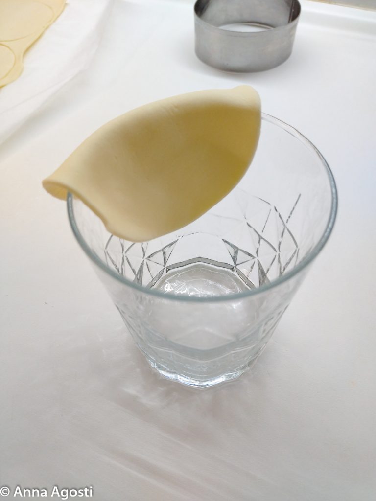 Blätterteigrosen mit Salami