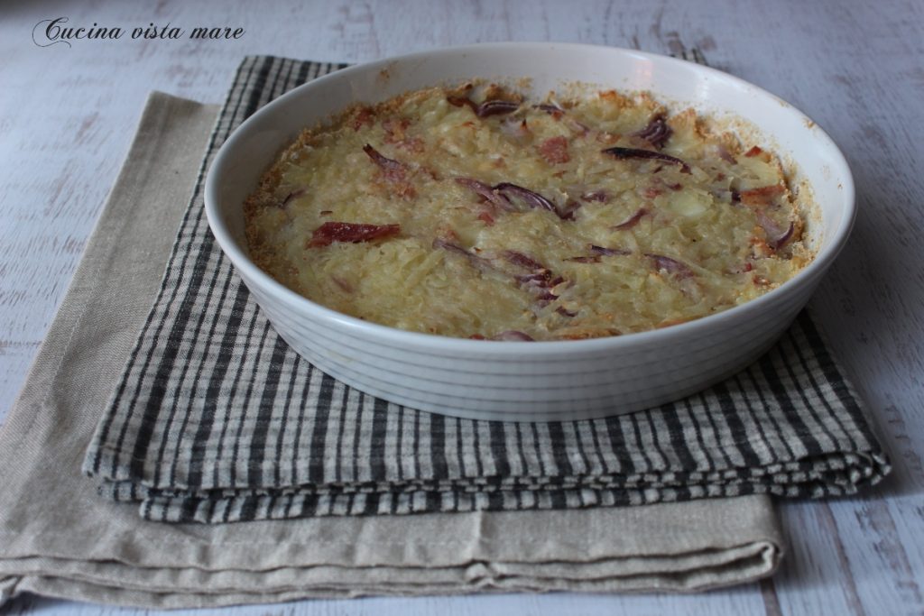 Blumenkohl- und Kartoffelkuchen Küche mit Meeresblick