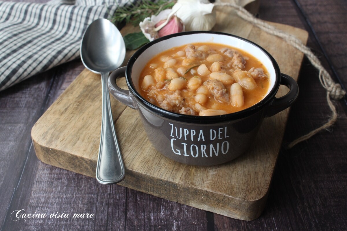 Bohnensuppe mit Wurst