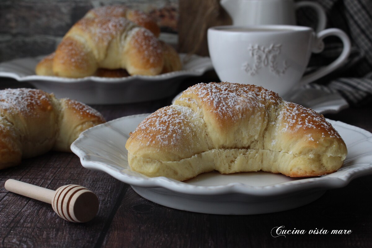 Brioche mit Honig