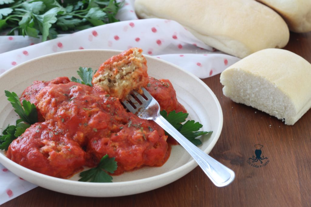 Brotfrikadellen in Tomatensauce1