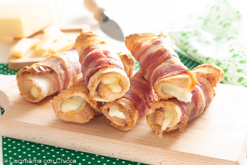 Brotrollen mit Speck
