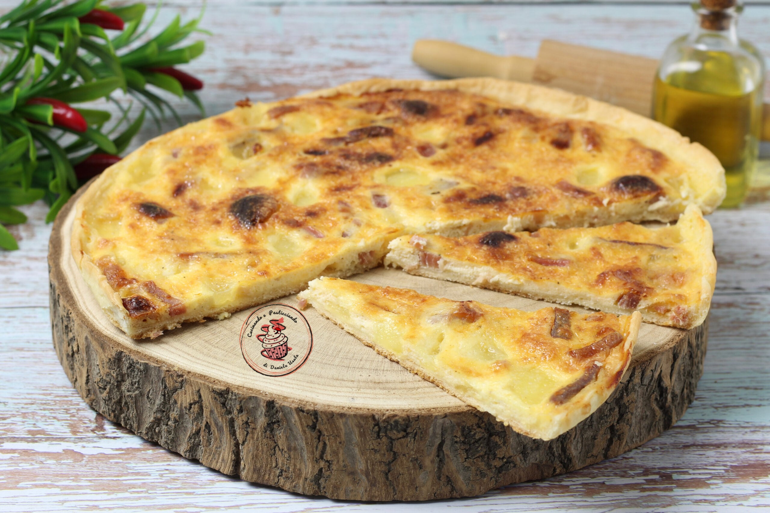 Herzhafter Kuchen mit Schinken und Sahne, perfekt als Vorspeise