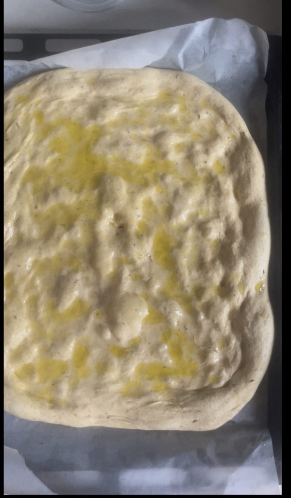 Salzlake auf der Kürbis-Focaccia