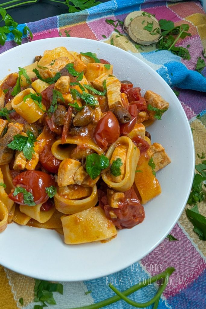 Calamarata mit Schwertfisch in 20 Minuten fertig