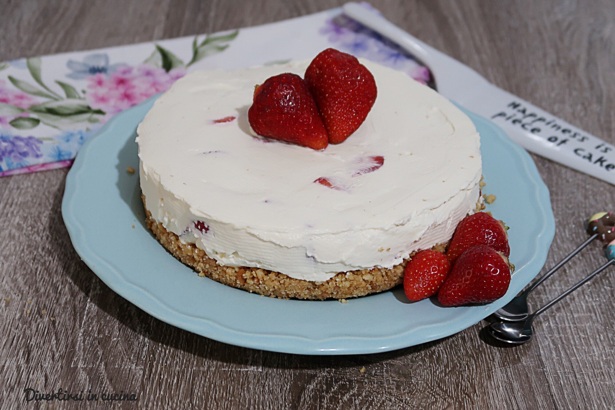 Kalter Erdbeerkuchen
