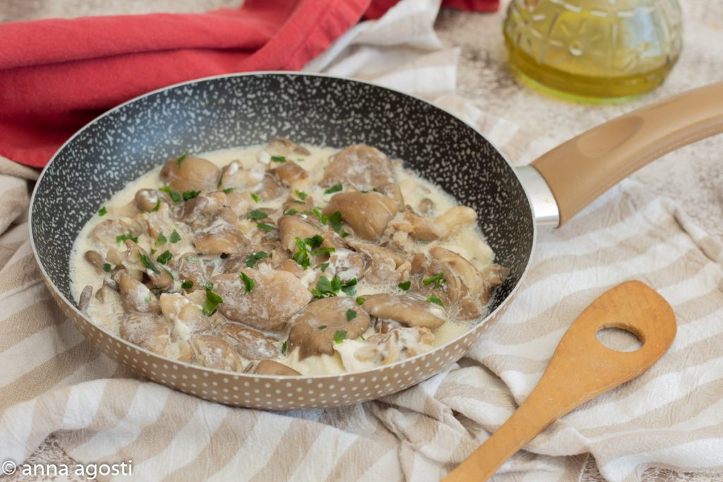 Cremige Pilze mit Stracciatella leckere Beilage