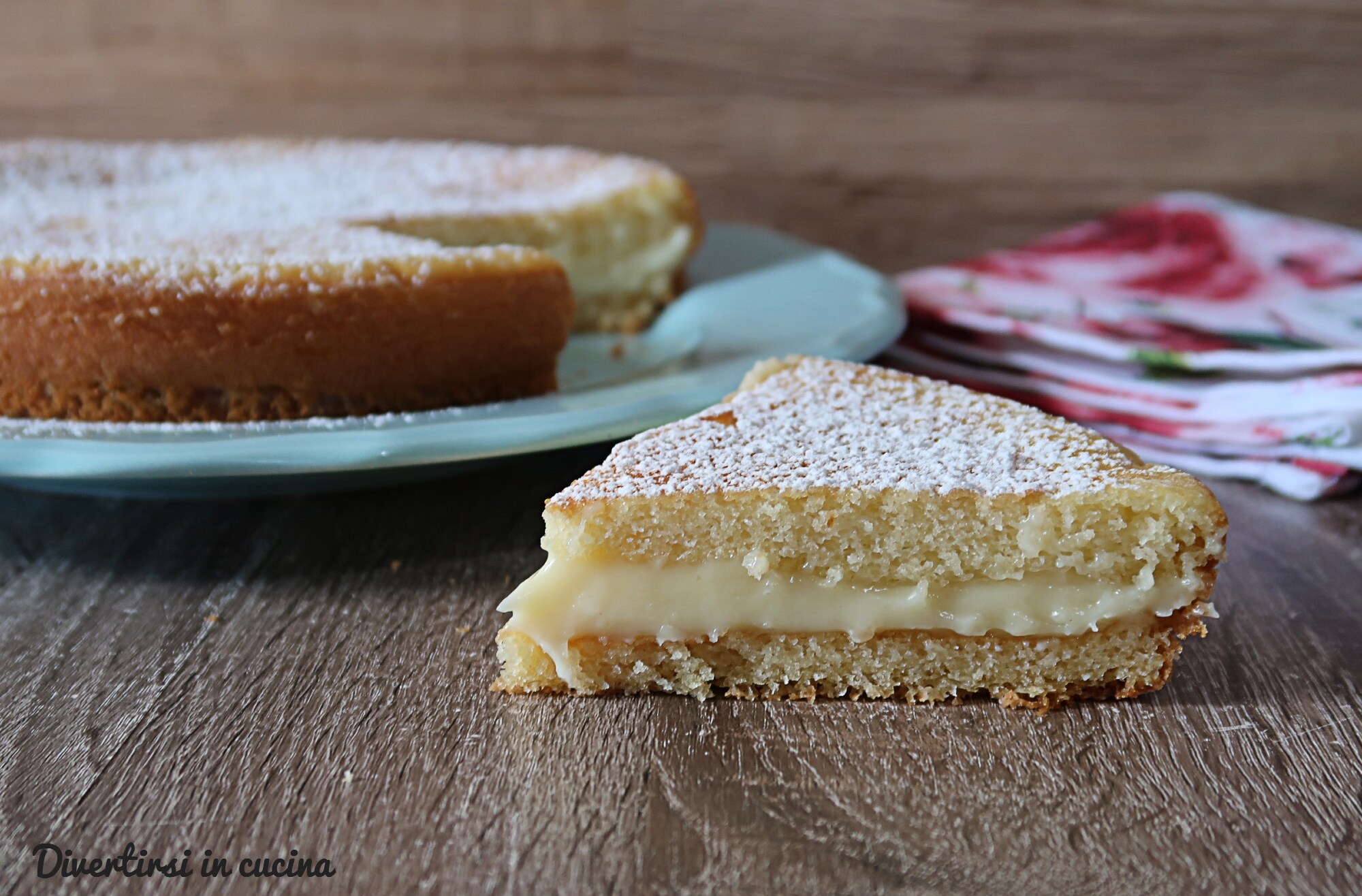 Cremige Torte mit weißer Schokolade