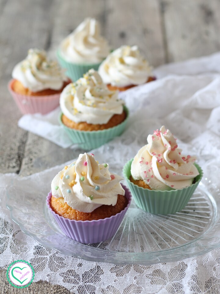 Cupcake mit Mascarpone und Sahne