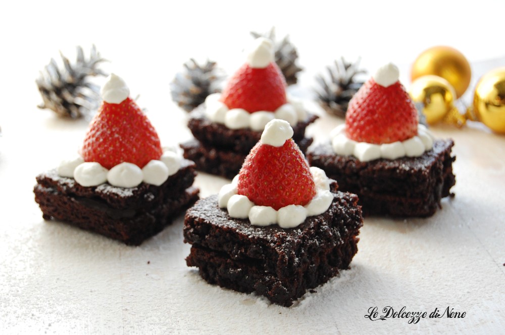 WEIHNACHTSMANN-MÜTZEN-BROWNIES