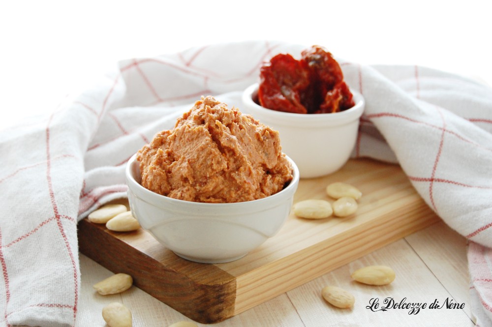 PESTO AUS GETROCKNETEN TOMATEN UND RICOTTA