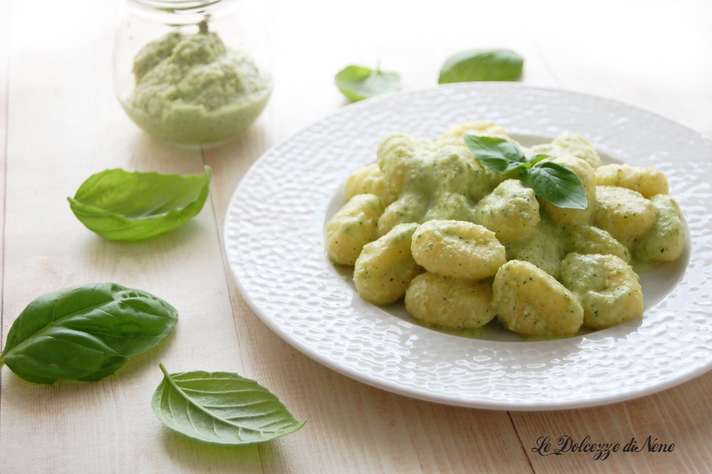 GNOCCHI MIT ZUCCHINICREME
