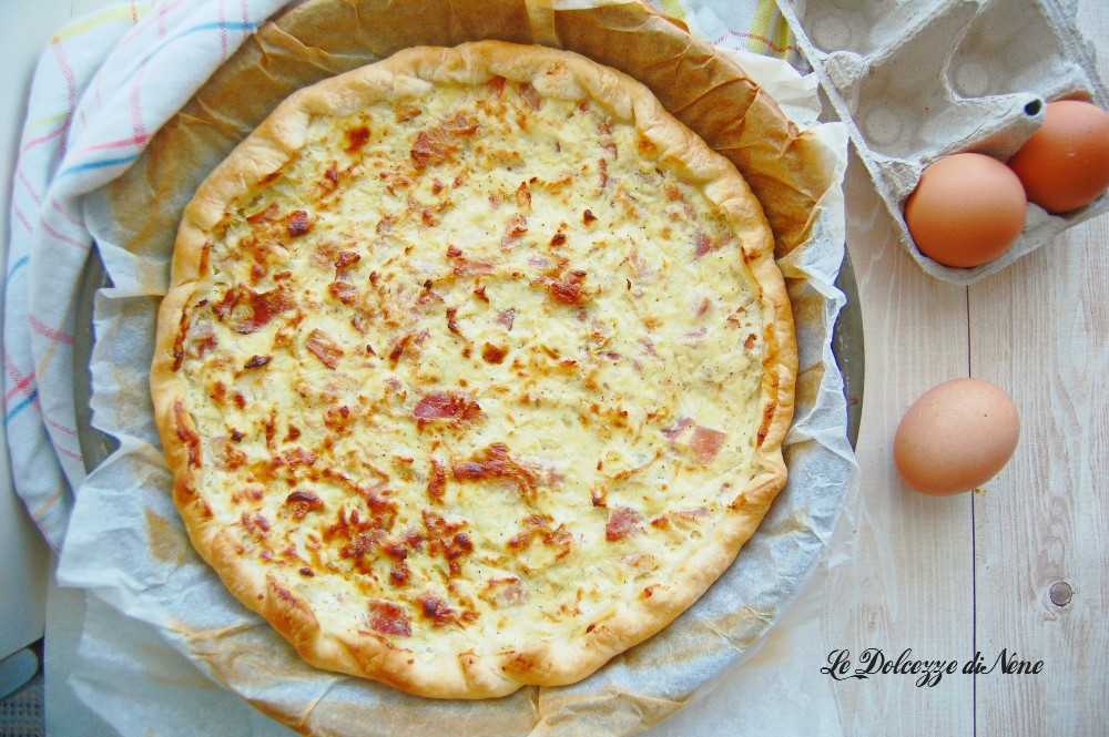 HERZHAFTER KUCHEN MIT SPECK UND FRÜHLINGSZWIEBELN