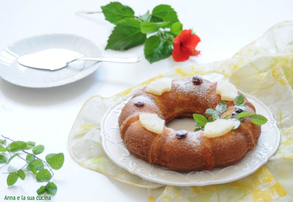 Gugelhupf mit Ananas aus der Dose
