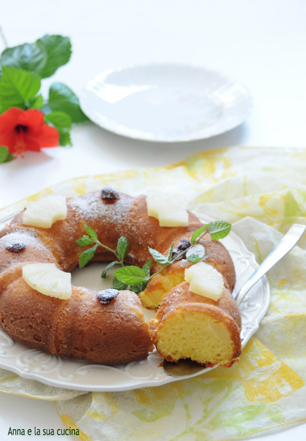 Gugelhupf mit Ananas aus der Dose