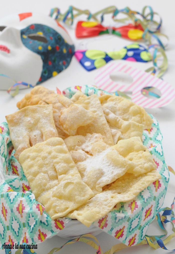 Chiacchiere mit Sahne und Limoncello