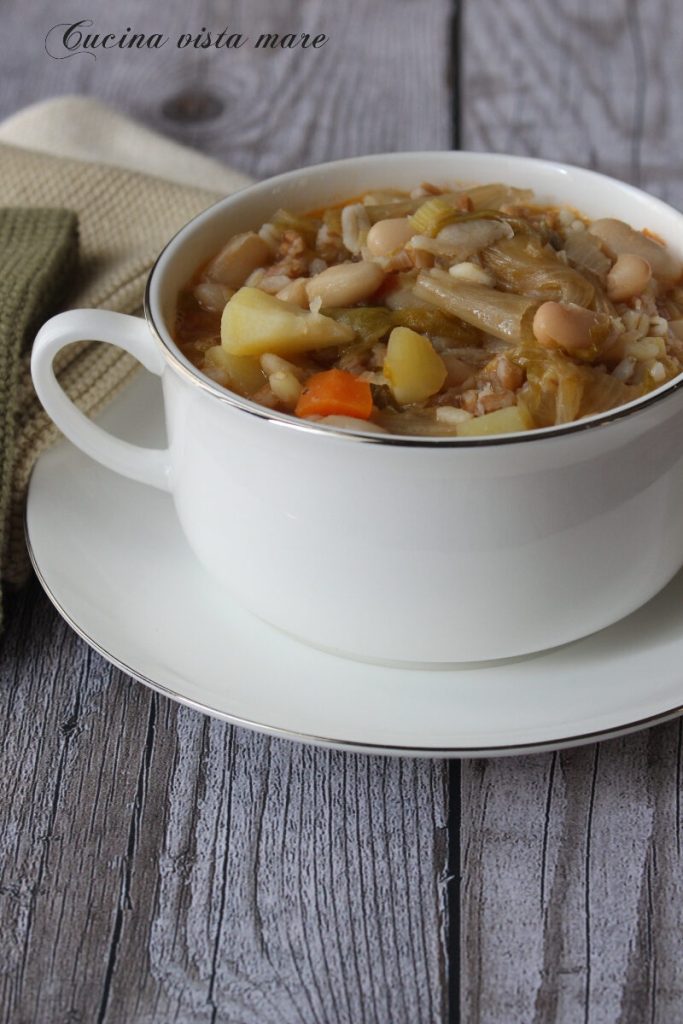 Dinkelsuppe mit Bohnen Küchenaussicht aufs Meer