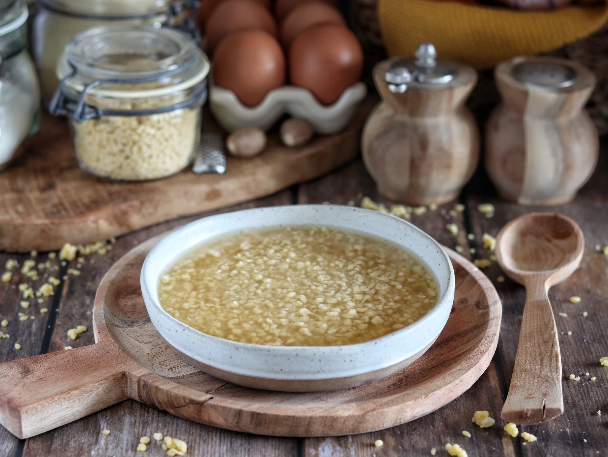 Hausgemachte Eiergrattini (in Gemüsebrühe)