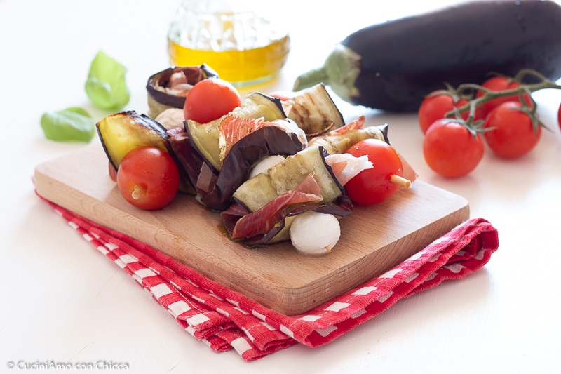 Einfache und schnelle gegrillte Auberginenspieße
