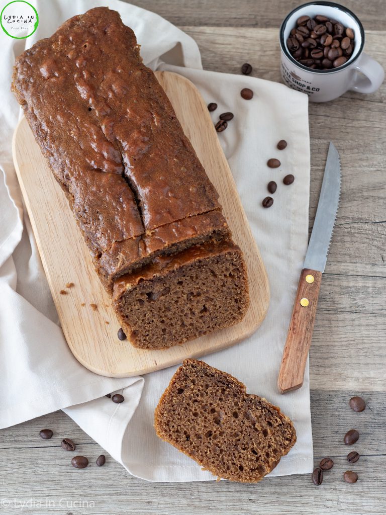 Kaffee- und griechischer Joghurt-Pfundkuchen
