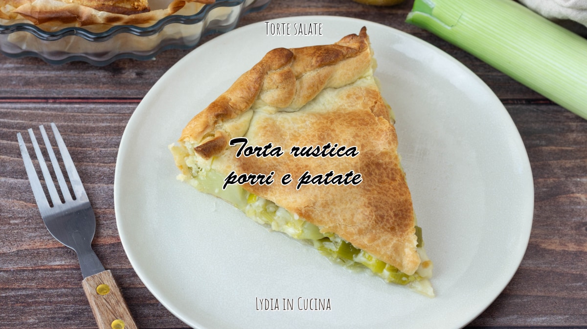 Rustikale Torte mit Lauch und Kartoffeln mit Mozzarella und Speck