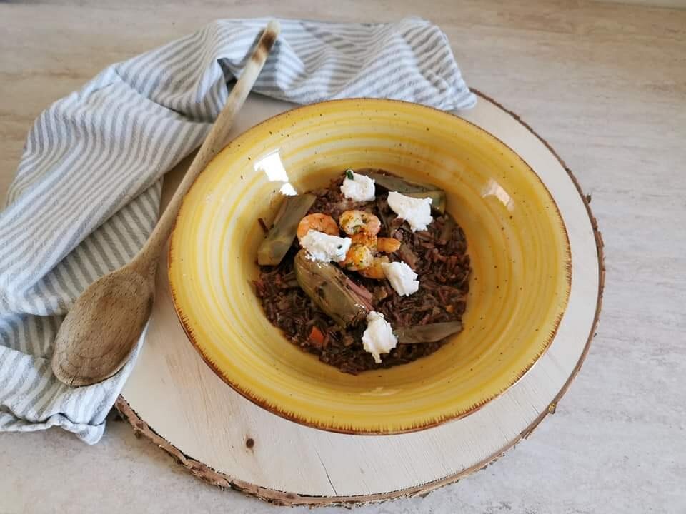 VOLLKORNRIS ROT MIT ARTISCHOCKENMOUSSE UND GARNELEN