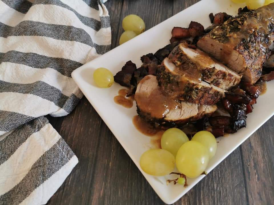 SCHWEINELENDE IN TRAUBENSAUCE