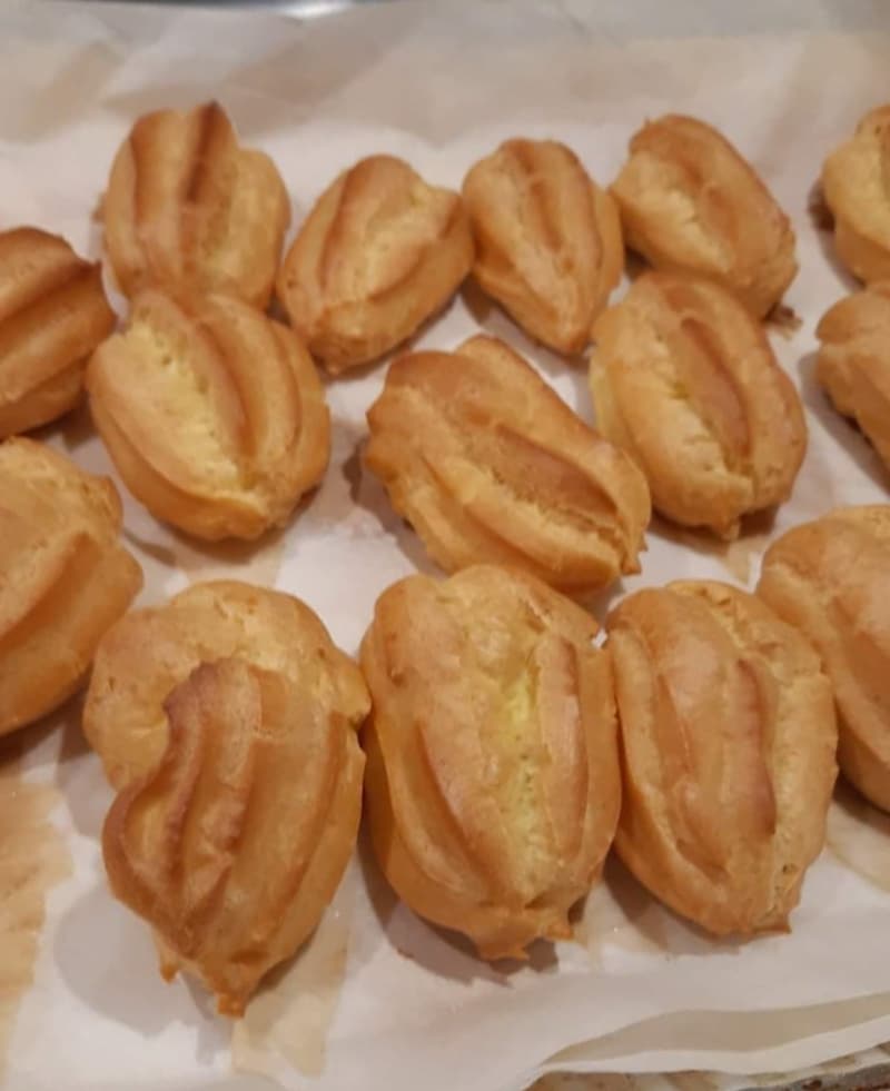 Cigni di pasta choux