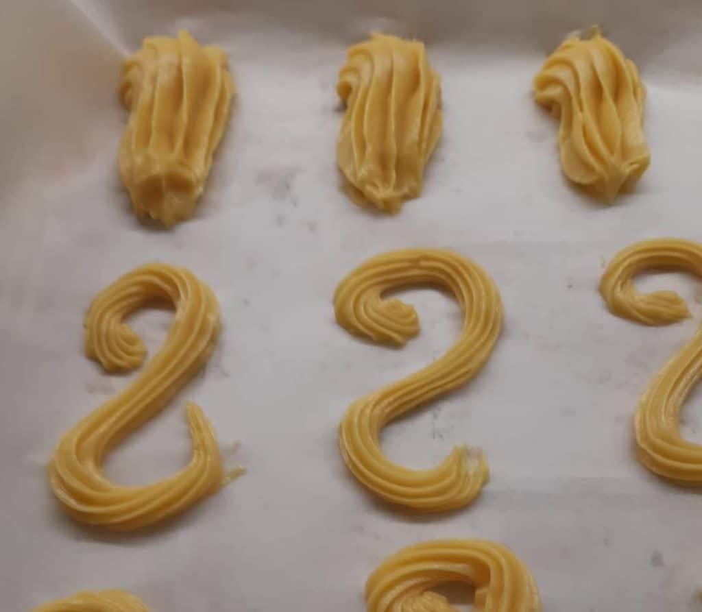 Cigni di pasta choux