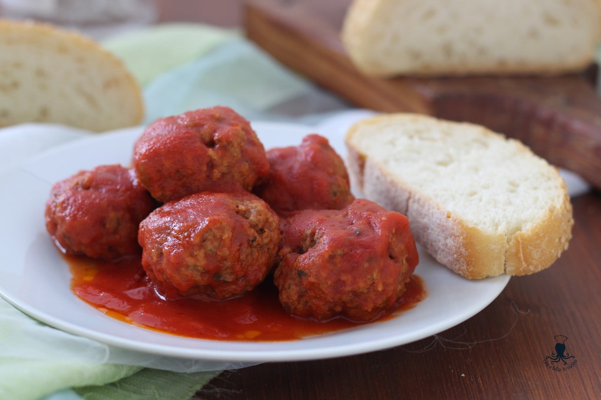 Frikadellen in Soße ohne Eier, Rezept von Oma