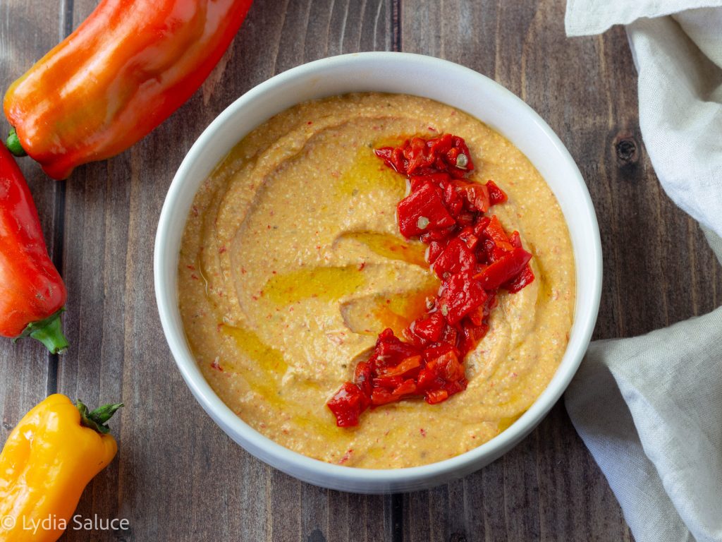 Aufgeschlagene Feta mit Paprika