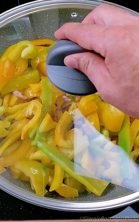 Fettuccine mit Paprikapesto