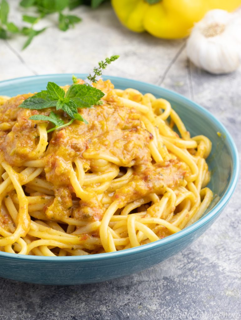Fettuccine mit Paprikapesto