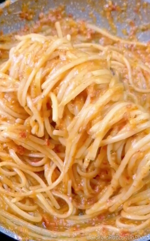 Fettuccine mit Paprikapesto