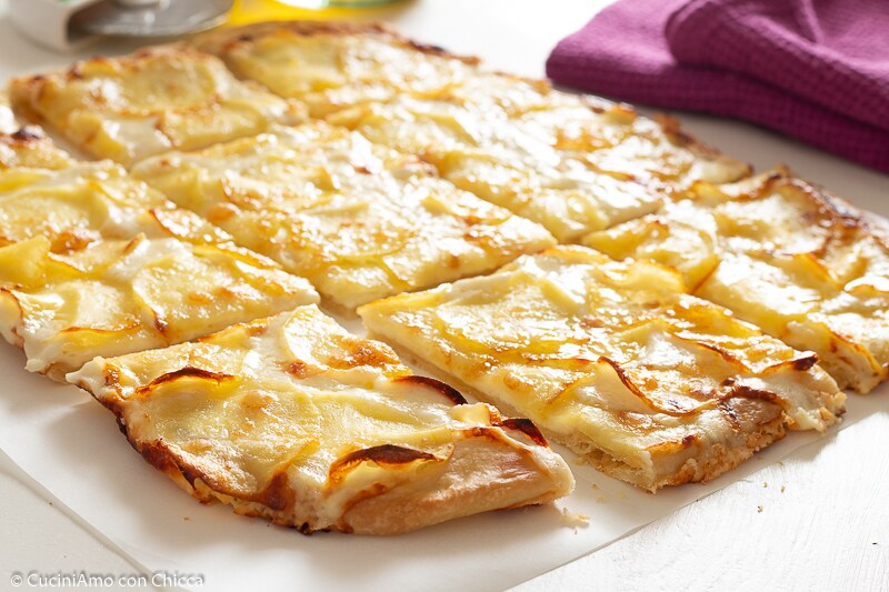 Focaccia mit Kartoffeln und Crescenza