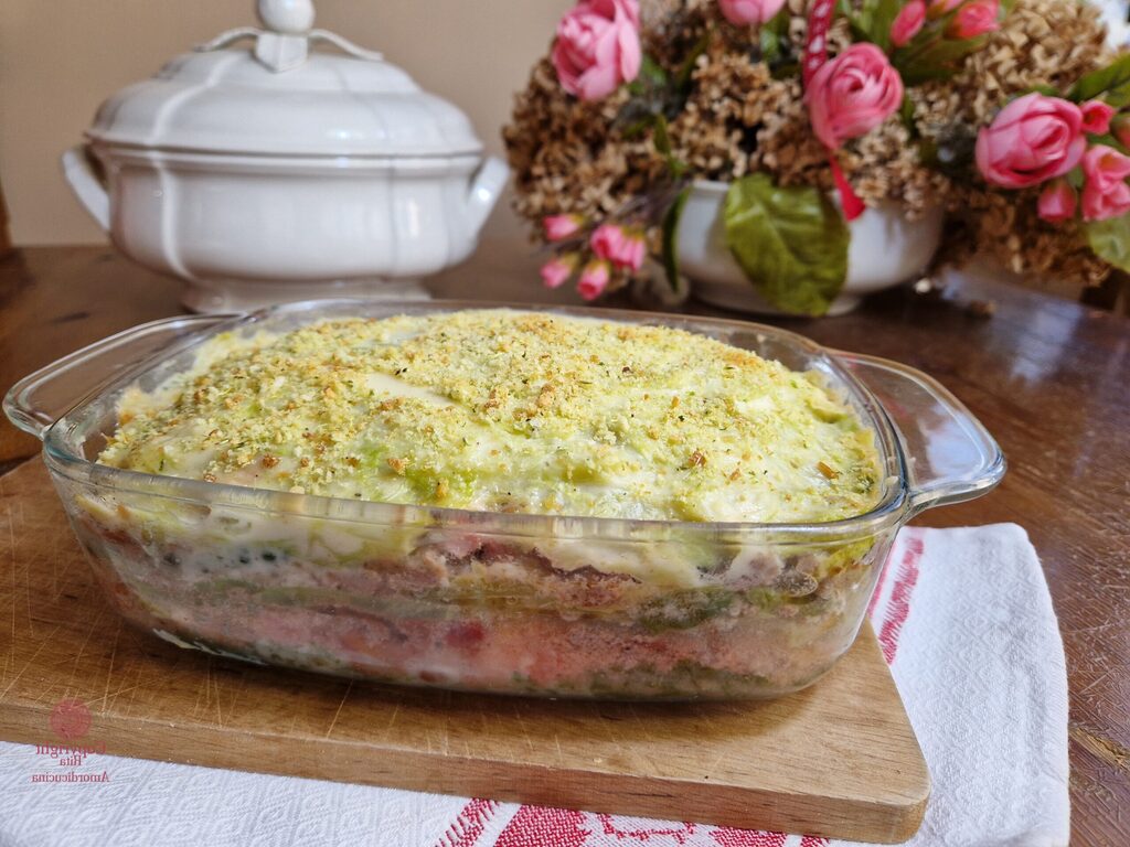 Kohlauflauf mit Fleisch aus dem Ofen