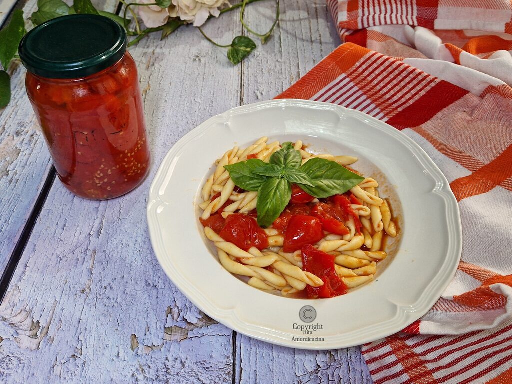 Fertige Tomatensauce