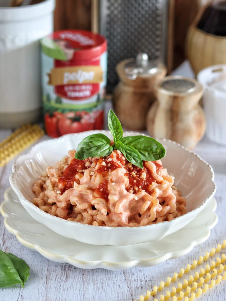 Fusilli mit Ricotta und Tomaten