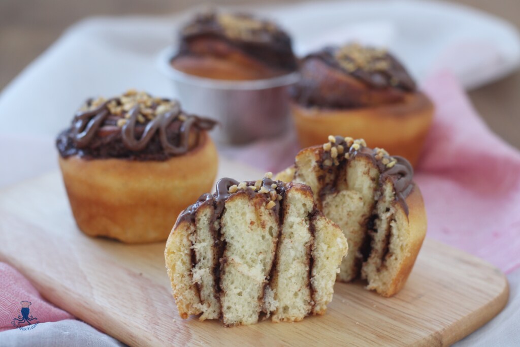 GEHOBENE NUTELLA- UND HASELNUSS-MUFFINS