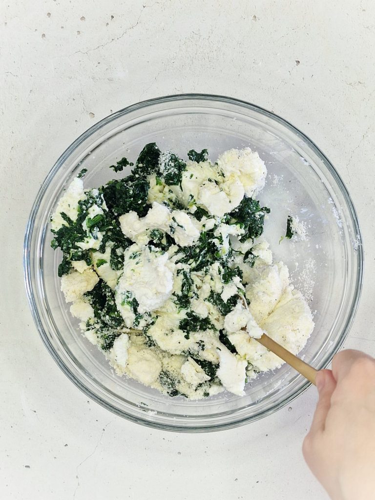 Gebackene Muschelnudeln gefüllt mit Ricotta und Spinat