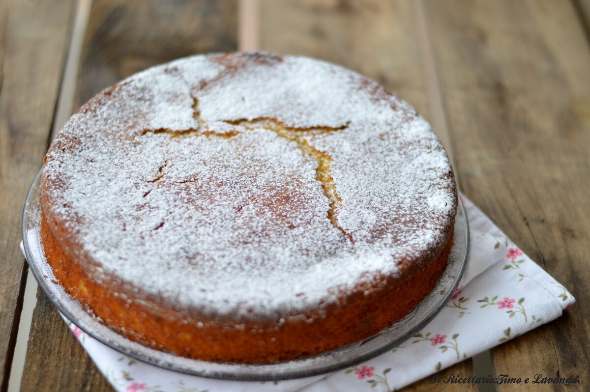 Gegossener Kuchen mit Reismehl