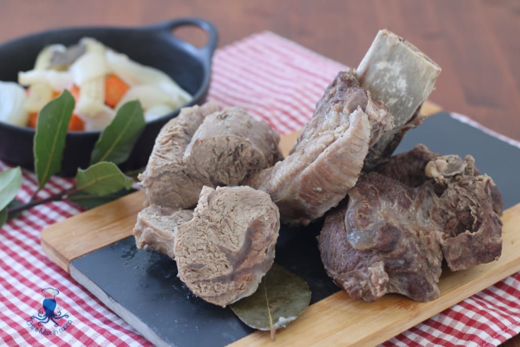 Gekochtes Fleisch im Schnellkochtopf2